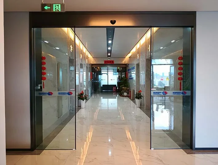中国电建人脸识别自动门